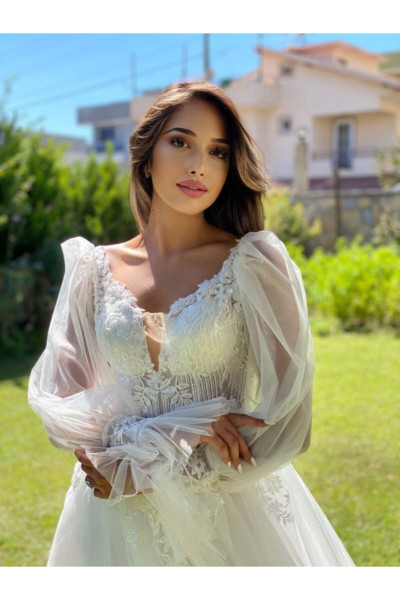 Wedding dress with balloon sleeves and spaghetti straps TB1409 Wedding dress with balloon sleeves and spaghetti straps TB1409