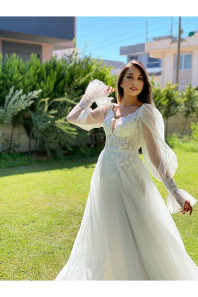 Wedding dress with balloon sleeves and spaghetti straps TB1409