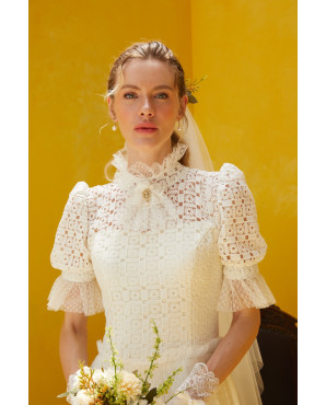 Vintage wedding dress with geometric lace details TB1467