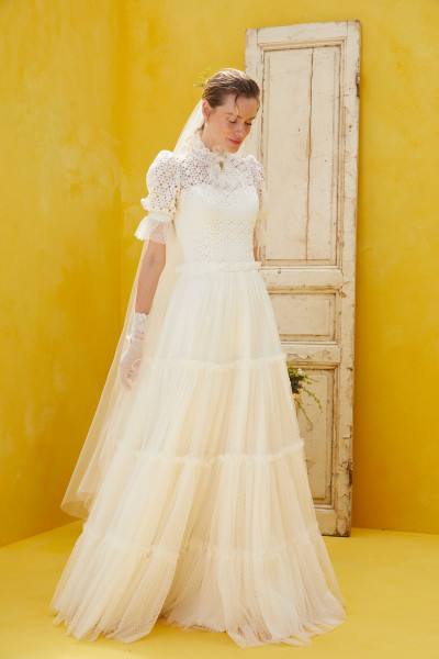 Vintage wedding dress with geometric lace details TB1467