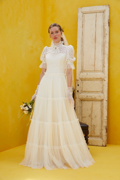 Vintage wedding dress with geometric lace details TB1467