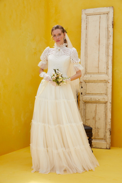 Vintage wedding dress with geometric lace details TB1467