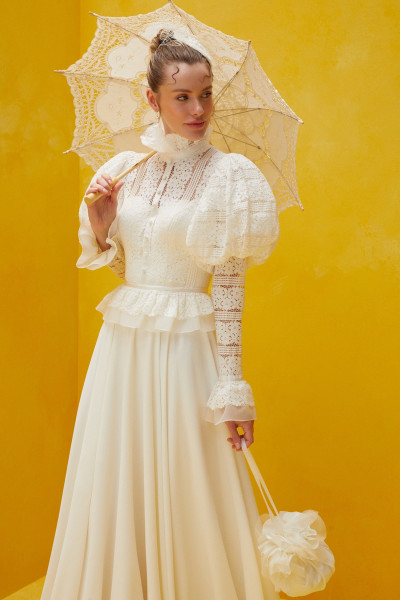 Wedding dress with balloon sleeves and button details TB1472 Wedding dress with balloon sleeves and button details TB1472