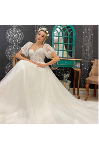 Full and voluminous skirted wedding dress TB1556
