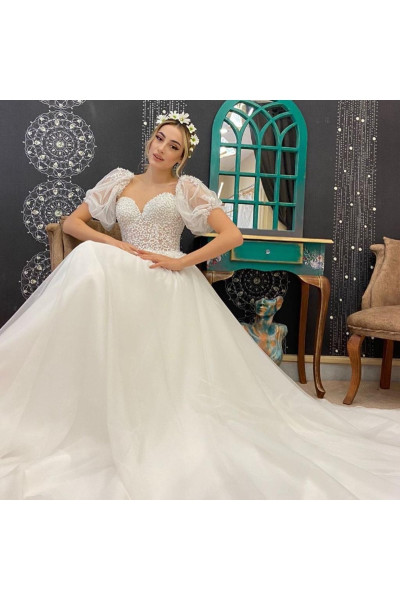 Full and voluminous skirted wedding dress TB1556 Full and voluminous skirted wedding dress TB1556