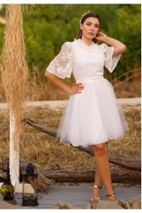 Lace and embroidered wedding dress TB1548