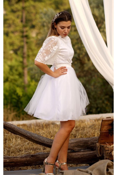 Lace and embroidered wedding dress TB1548