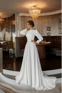 Wedding dress with long back and rhinestones TB1508