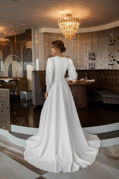 Wedding dress with long back and rhinestones TB1508