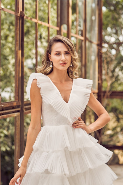 Detailed mini wedding dress TB1392