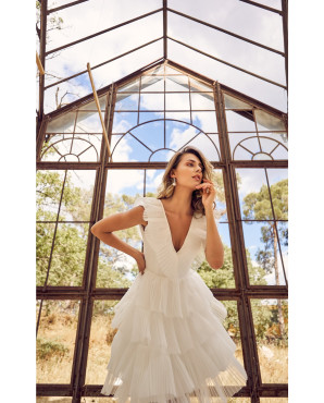 Detailed mini wedding dress TB1392