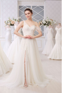 Helen wedding dress model Narin Middlemist TB1373