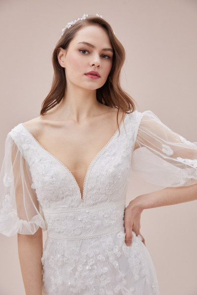 Short lace embroidered balloon sleeved wedding dress TB1435 Short lace embroidered balloon sleeved wedding dress TB1435