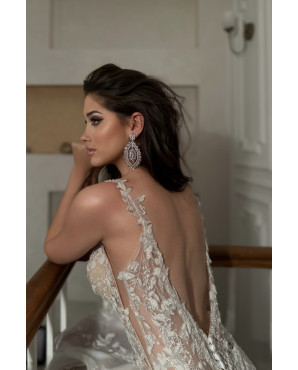 Lace mermaid wedding dress with low-cut neckline TB1454