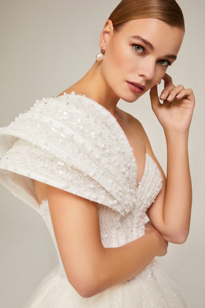 Embellished princess model wedding dress TB1445 Embellished princess model wedding dress TB1445