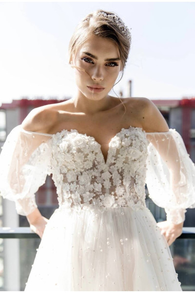 Short wedding dress with stones and lace skirt TB1448