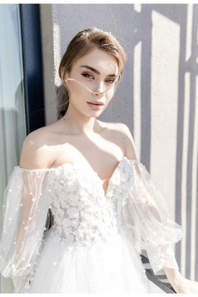 Short wedding dress with stones and lace skirt TB1448