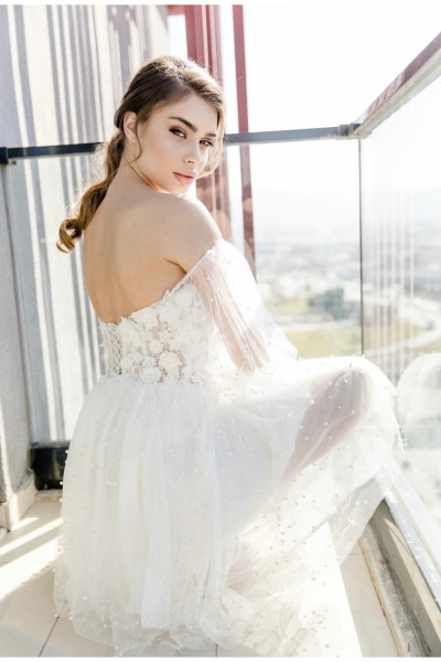 Short wedding dress with stones and lace skirt TB1448