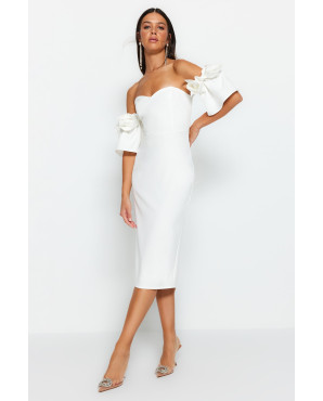 Ivory corseted, woven lined wedding dress TB1539