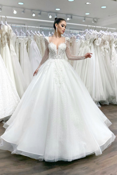 Princess style wedding dress with sweetheart neckline and lace model TB1452