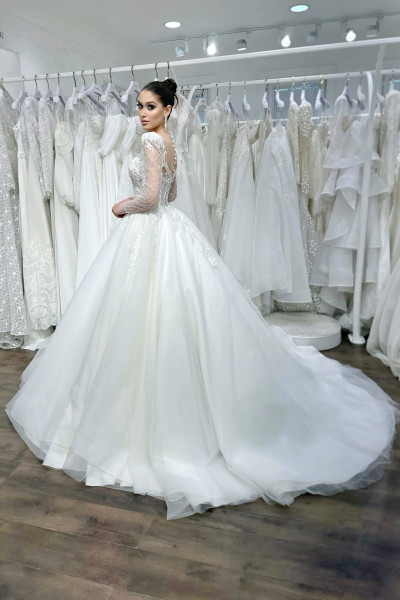 Princess style wedding dress with sweetheart neckline and lace model TB1452