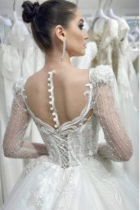 Princess style wedding dress with sweetheart neckline and lace model TB1452