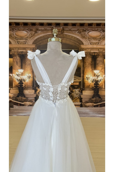 Wedding dress with bow on the shoulder TB1554