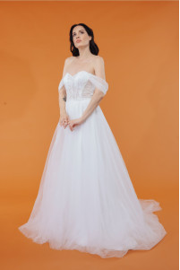 Romantic cut long-sleeved wedding dress TB1561