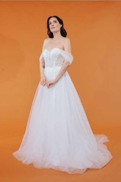 Romantic cut long-sleeved wedding dress TB1561 Romantic cut long-sleeved wedding dress TB1561