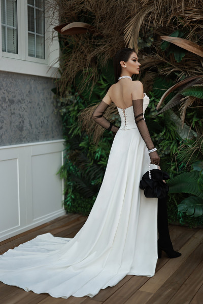 Strapless deep V-neckline A-line wedding dress Beverly TB1453