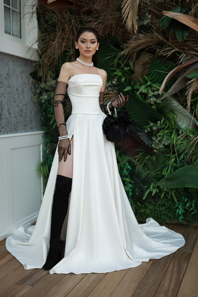 Strapless deep V-neckline A-line wedding dress Beverly TB1453