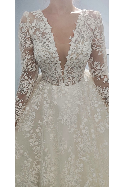 Long-sleeved A-line lace wedding dress TB1550 Long-sleeved A-line lace wedding dress TB1550