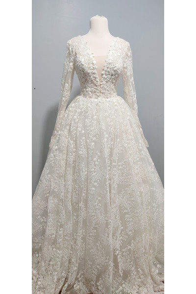 Long-sleeved A-line lace wedding dress TB1550
