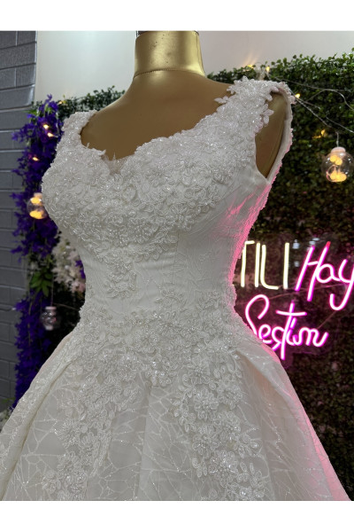 Wedding dress with wide straps TB1406