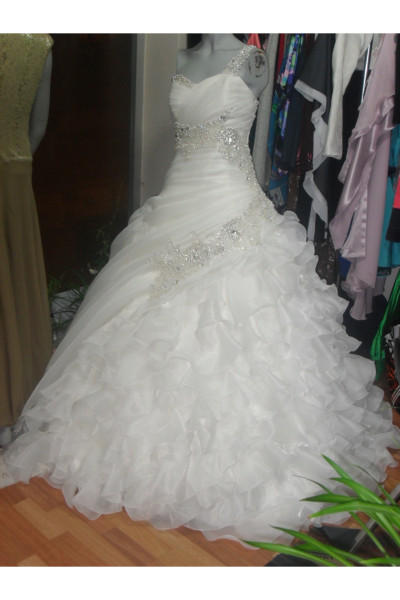 Guipure bodice wedding dress TB1391