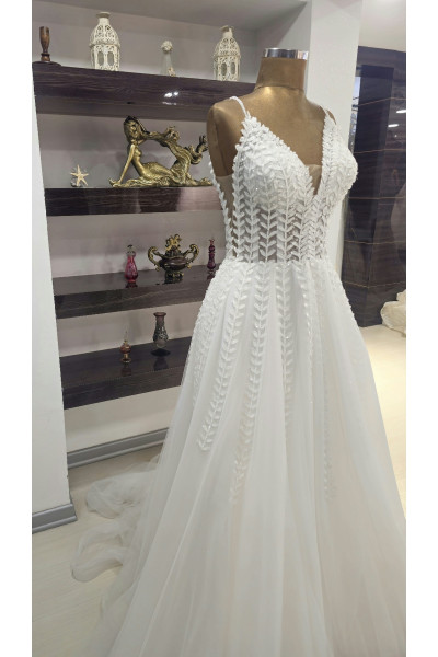 Crystal-embellished spaghetti strap wedding dress TB1412