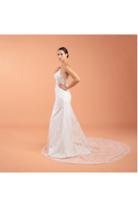 Fish model wedding dress with lace trail TB1460