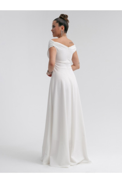 Long wedding dress with boat neckline TB1544