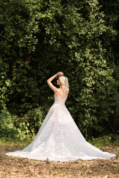 Long back wedding dress with embroidery TB1424