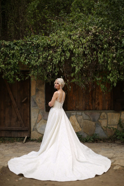 Wedding dress with embroidered straps TB1425