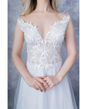 Embroidered seven-neck wedding dress TB1377